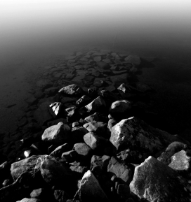 比利时Dead Calm超宽屏湖景倒影黑白壁纸-飞越地平线