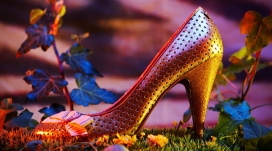 欧美MADE FOR WALKING 时尚高跟鞋休闲鞋广告摄影欣赏