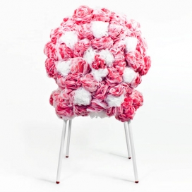西班牙-褶边和漩涡玫瑰花椅子