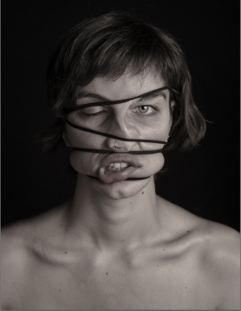 绳子捆绑人像脸部艺术-潜意识的心理扭曲的自我形象-西班牙巴塞罗那Natalia Pereira摄影师作品