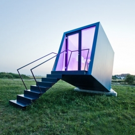奥地利建筑师WG3作品-一个移动的酒店房间Hypercubus，可提供各种室外场所