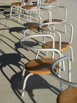 帕里什艺术博物馆桌子椅子-瑞士家居Konstantin Grcic设计师作品