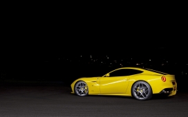 高清晰黄色ferrari法拉利f12跑车壁纸