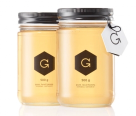 Gibbs Honey蜂蜜-Russell Gibbs包装设计师作品，灵感是来自于奶樽