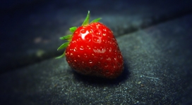 新鲜的一颗红色草莓