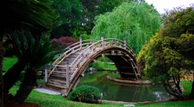 日本公园木拱桥