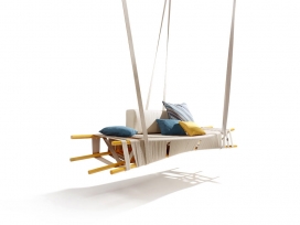 纺织品摇摆吊床-金属棒框架，类似秋千，法国设计师Lionel Doyen作品