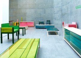 伦敦2013设计节-日本家居设计师乔长坂作品-颜色鲜艳的环氧树脂木制家具