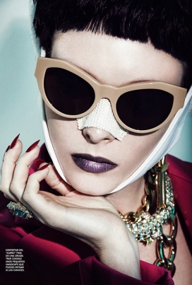 玛格丽塔-Vogue墨西哥2013年10月-探索众多的整形外科手术，包括眼抬眉，隆鼻