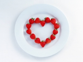 草莓爱心拼盘