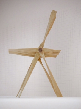 佩佩椅-设计师采用细条榉木卷成管来创建一个折叠椅。