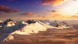 雪山峰云雾美景