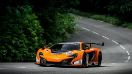 赛道上的迈凯轮650S GT3高清跑车壁纸下载