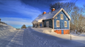 高清晰深冬季蓝屋道路壁纸