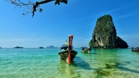 泰国莱利沙滩帆布船