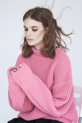 Error-粉红色毛衣