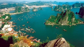 漂亮的越南海峡港湾鸟瞰图