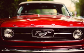 高清晰红色福特野马汽车壁纸