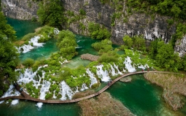 高清晰热带绿色瀑布天堂壁纸