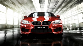 高清晰2015红白宝马M6-F13轿跑车壁纸