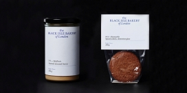 Black Isle Bakery黑岛面包店品牌设计-蓝色的文字对白色背景传达了一个更高级的概念