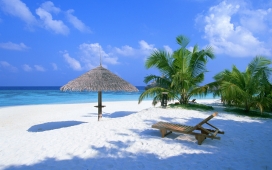 阳光沙滩躺椅壁纸