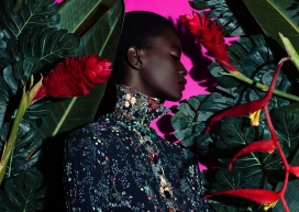 Jardin Fluo-中国风图案黑人女性人像