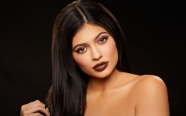 高清晰kylie jenner黑发美女壁纸