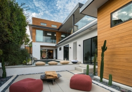加利福尼亚南部现代生活室外建筑-一个干净，有机，现代感觉的室内室外设计