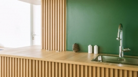 Atelier Sagitta工作室将翡翠绿厨房纳入巴黎公寓