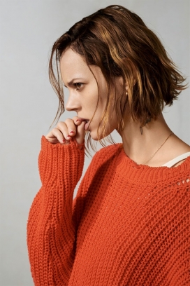 Freja Beha Erichsen穿着Zara 90的灵感外观