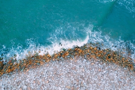 高清晰鹅卵石石块海滩壁纸