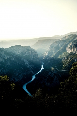 壮丽的大山峡谷河