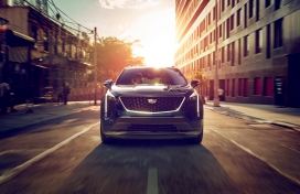 CADILLAC XT4-2019款凯迪拉克XT4越野车广告