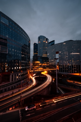 城市车流夜景图