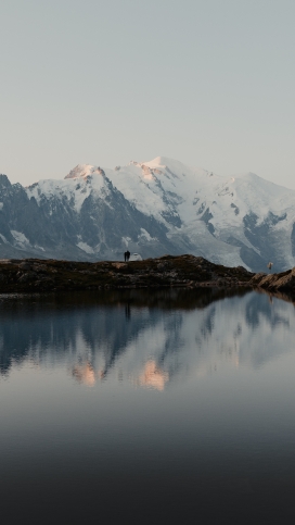 雪山湖美景