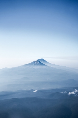 蓝色山脉图片