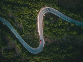 S型的弯曲山路