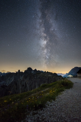 夜晚星空下的美景