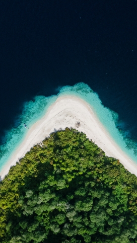 高空俯拍的蓝色大海