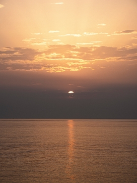 湖面的早晨风景