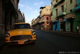 印度街头城区复古卡车摄影欣赏