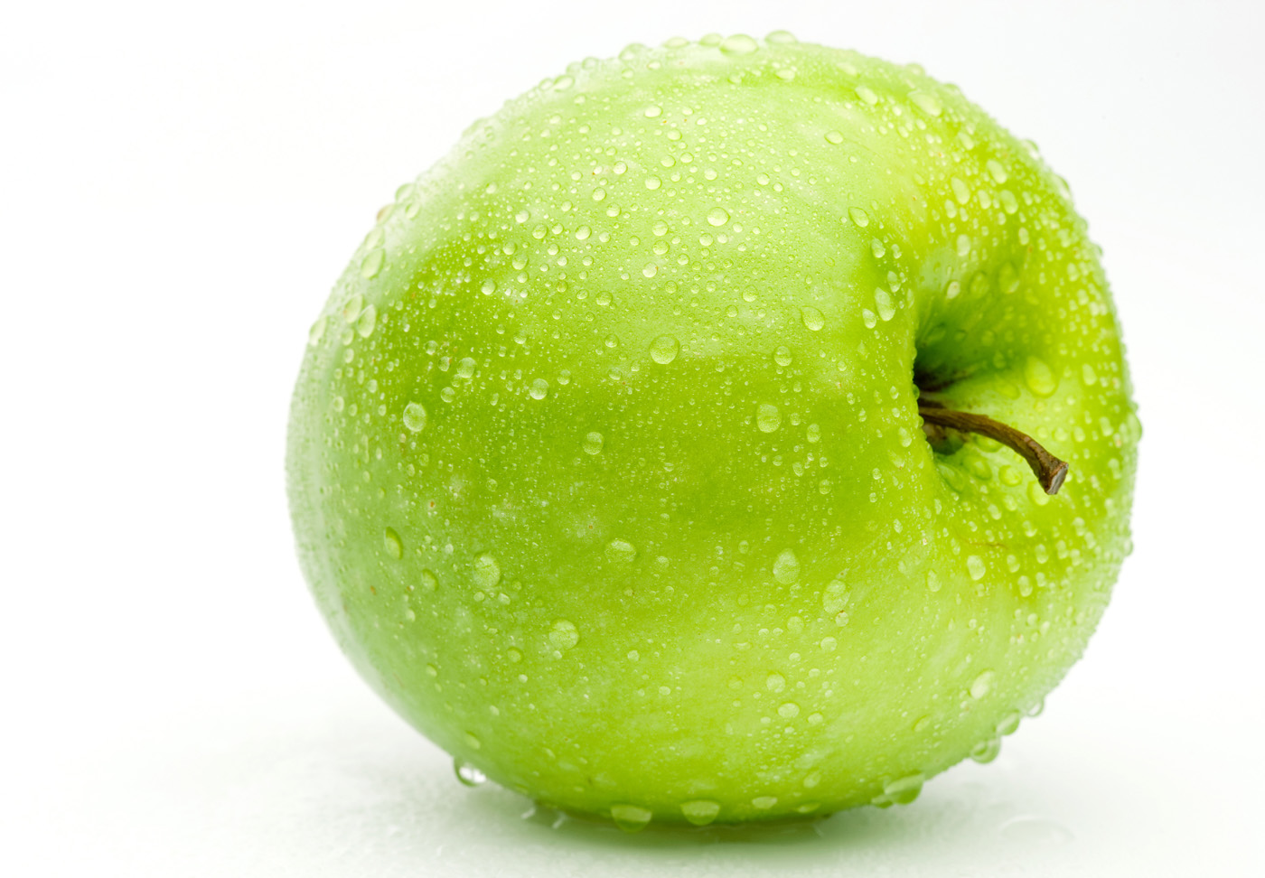 Яблочко железнодорожный телефон. Яблоки зеленые. Сочное яблоко. Зеленое яблоко на белом фоне. Яблоки зелёные на Блом фоне.