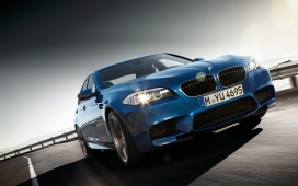 2012宝马BMW M5蓝色汽车高清晰壁纸