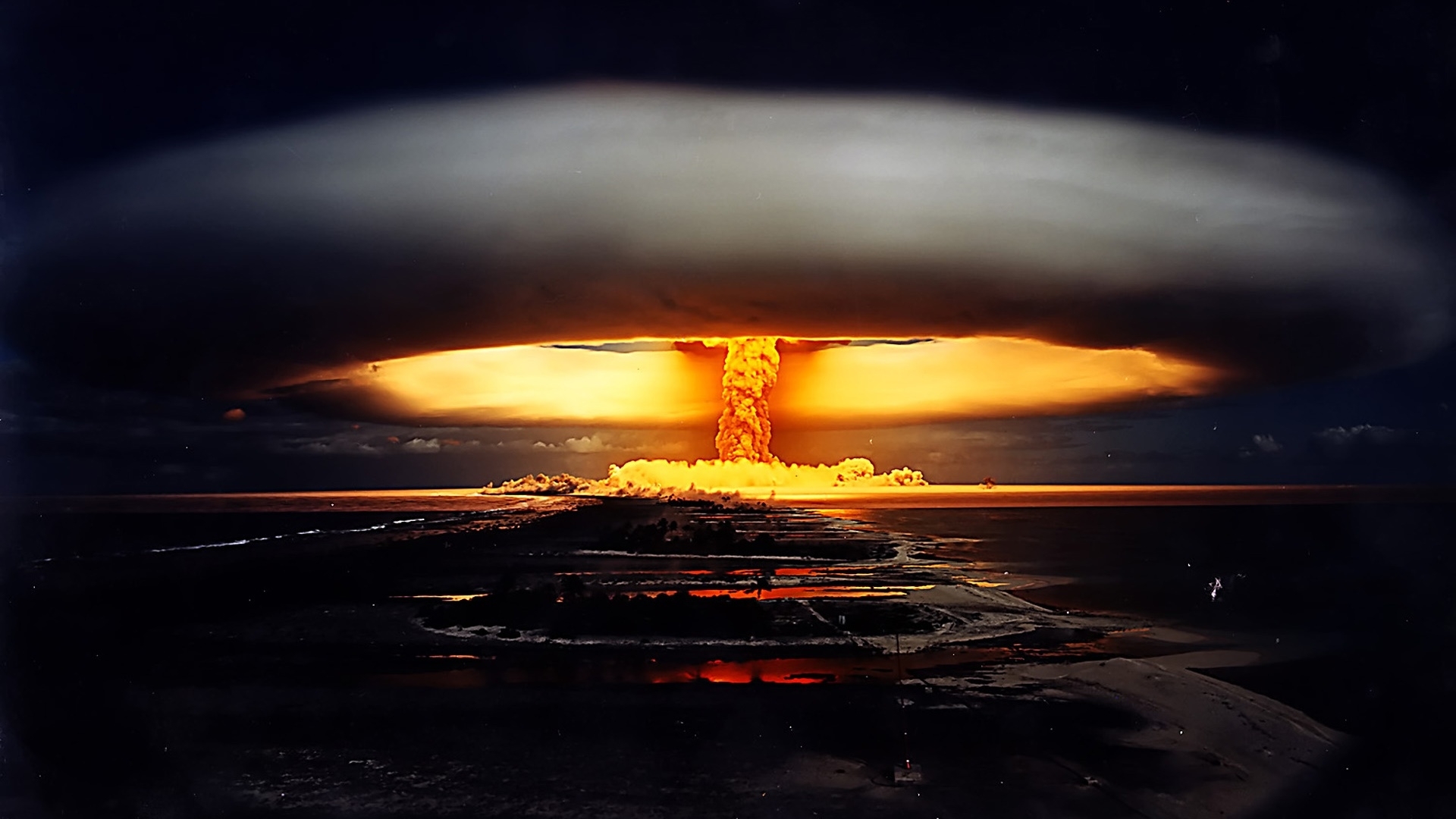 核弹的标志 蘑菇云图片