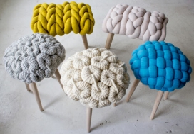 英国纺织品设计师克莱尔-针织彩球凳子