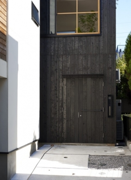日本Tato塔托建筑师工作室-木制楼梯楼房设计