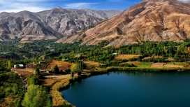 高清晰伊朗ovan火山湖自然景观