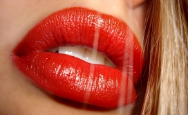 美诱丰满的红唇-浓郁的异域色彩