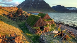 冰岛湖小木屋房子景观